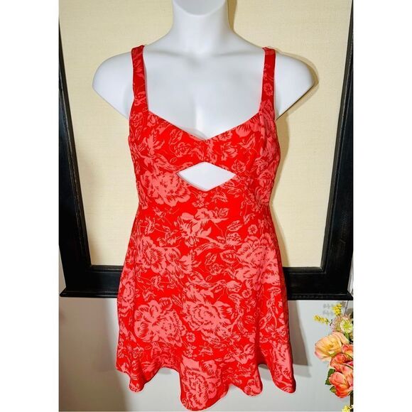 BCBG Red Floral Dress - NWT - Size 0 - Picture 3 of 8